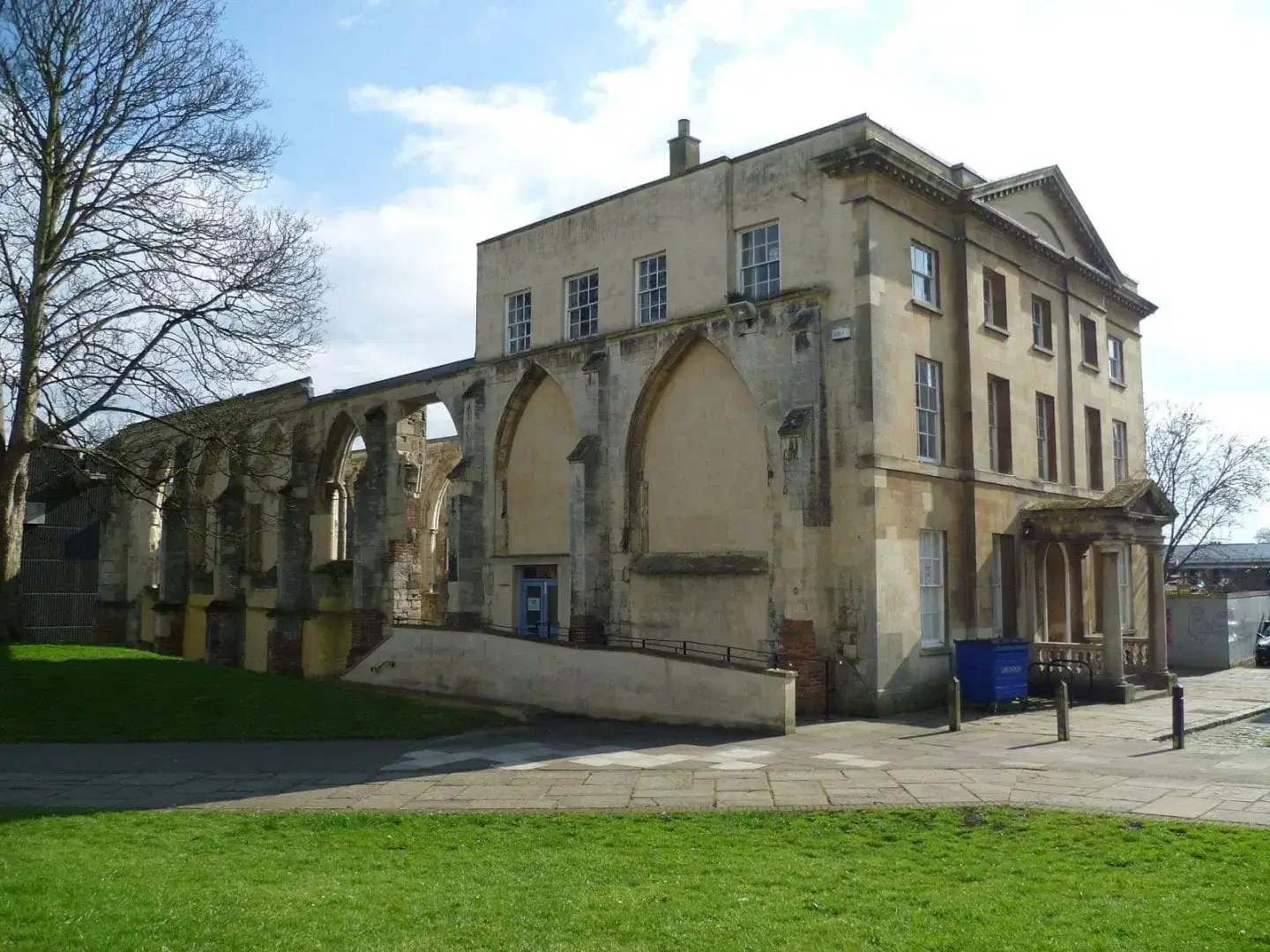 Greyfriars_House_and_remains_4_April_2015 Bakers Quays Southgate Street Gloucester Four Gates