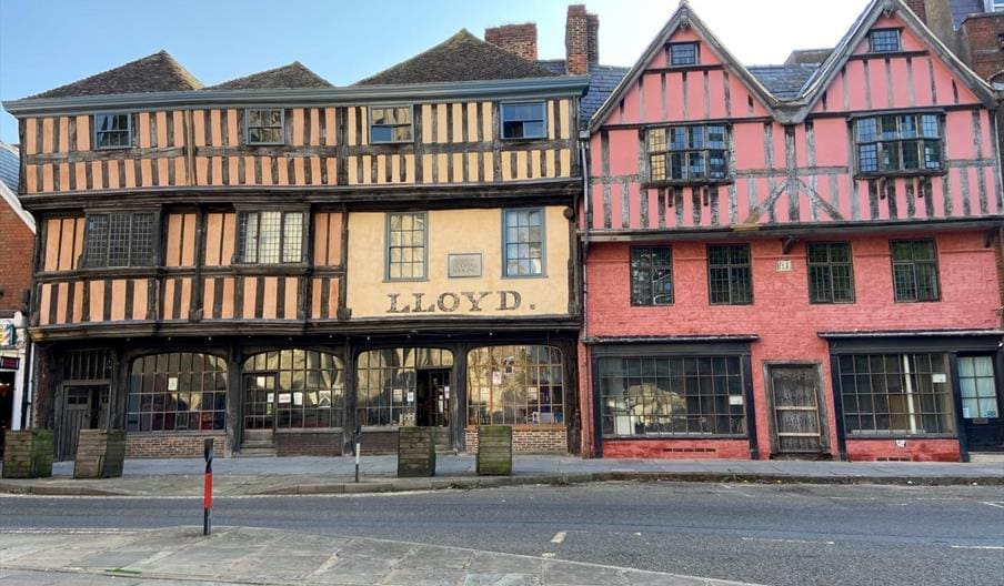 Character Tours: Tudor listed building
