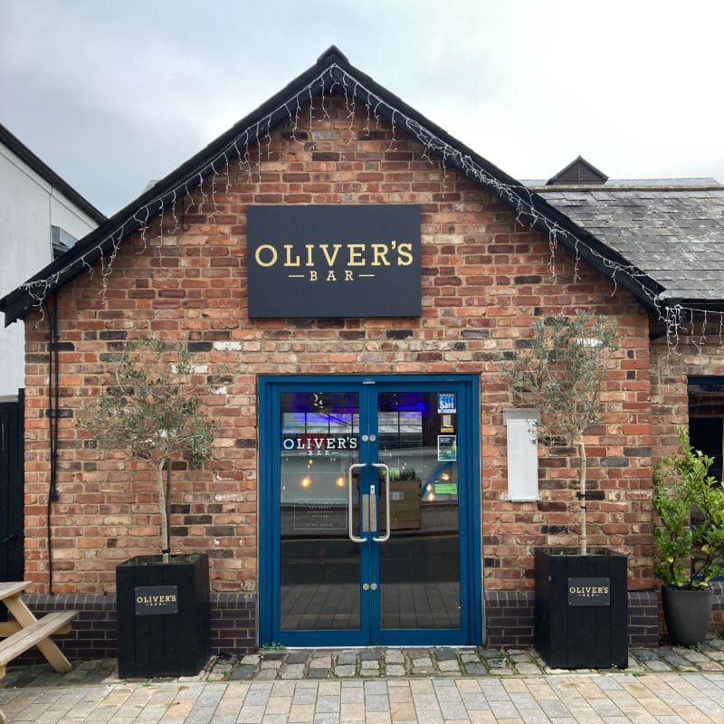 Oliver's Bar