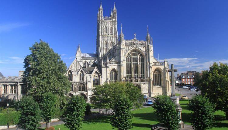 Mothering Sunday at Gloucester Cathedral