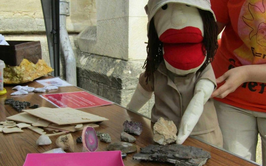 Mighty Women from History and Science – Puppet and craft activity session